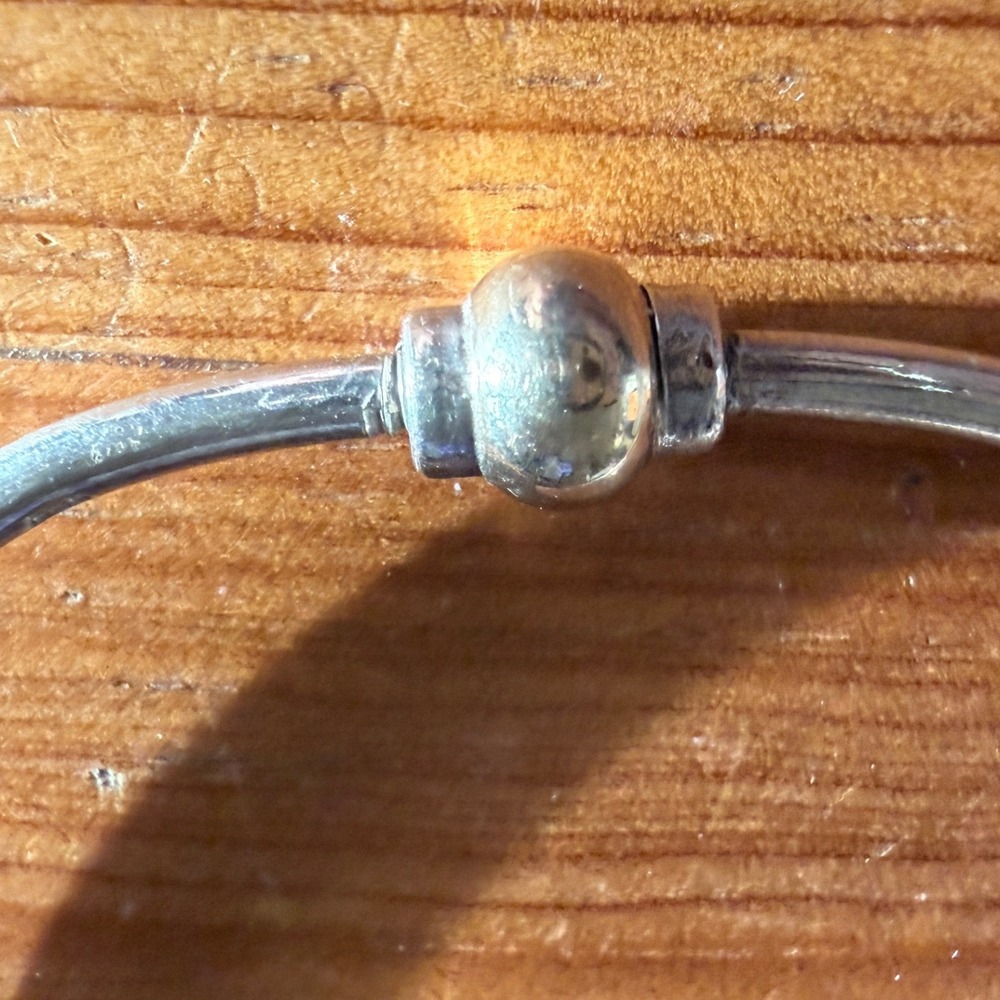 Vtg Sterling Silver Bangle Bracelet Bead Clasp Minimalist Charm Bracelet Boho - Picture 8 of 9